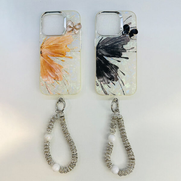 Butterfly Case With Charm – iPhone 16 Pro